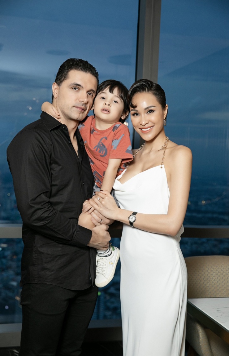 Cả 2 tranh chấp kéo dài vì đều muốn giành quyền nuôi con.&nbsp;