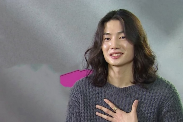 Siêu mẫu Kim Sung Chan qua đời vì bệnh ung thư máu. 