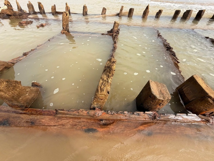 Phần kết cấu ngang của thân tàu.