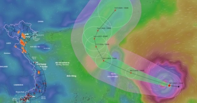 Cơn bão khổng lồ Fung-Wong vào Biển Đông sáng 1...