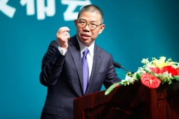 “Ông trùm” nước đóng chai là người giàu nhất Trung Quốc