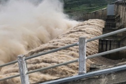 Tin tức trong ngày - 20 hồ thủy điện xả lũ