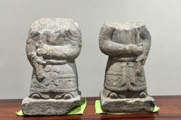 Cặp tượng cổ bị mất tại Đền Thần: Tìm thấy trong tình trạng mất phần đầu