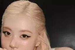 Rosé (BlackPink) làm nên lịch sử