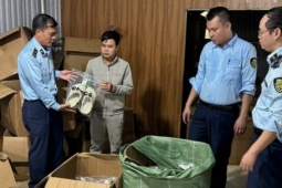 Thị trường - Tiêu dùng - Bắt giữ số lượng lớn hàng giả, thực phẩm chức năng trị giá hàng tỷ đồng