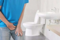 Tiểu đêm nhiều lần ở nam giới có phải là dấu hiệu của ung thư tuyến tiền liệt?