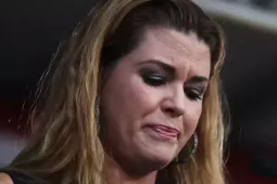 Thời trang - Hoa hậu Hoàn vũ bị chỉ trích