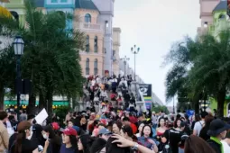 Giải trí - Biển người đổ về Hưng Yên