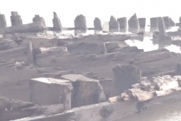 Tin tức trong ngày - Lộ rõ hình hài tàu cổ trên biển Hội An sau mưa bão