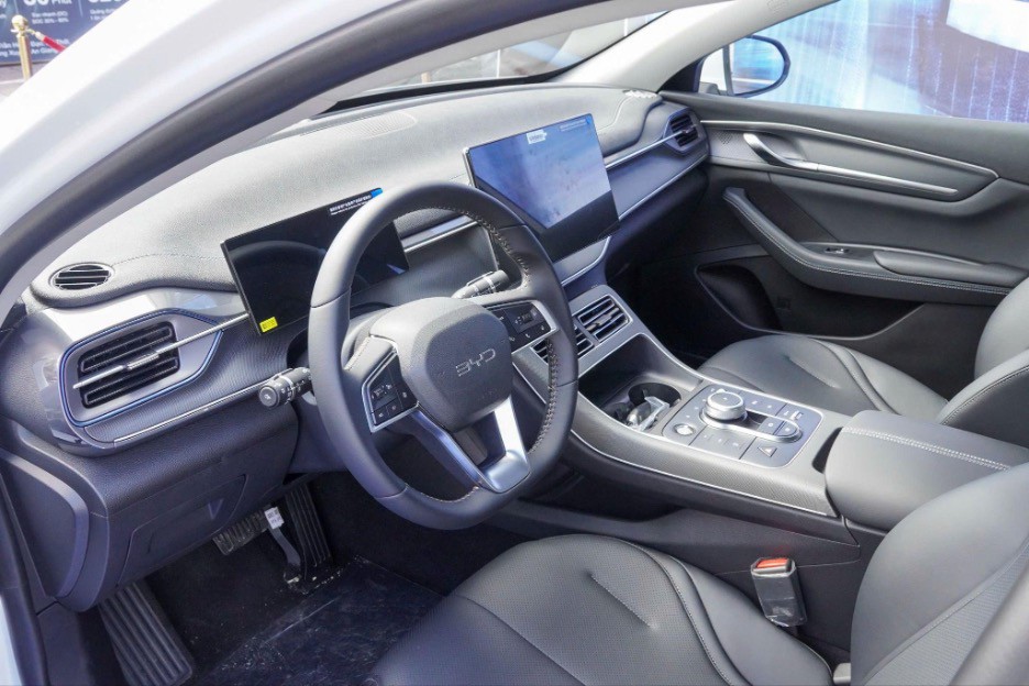 Không gian nội thất hiện đại, rộng rãi của BYD Seal 5.