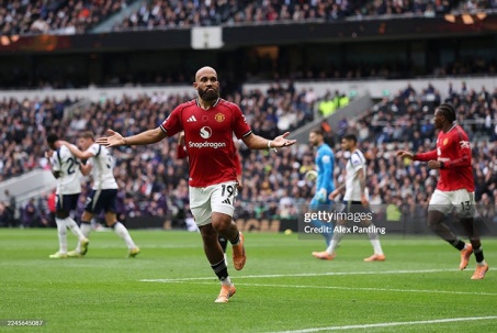 Rực lửa Tottenham - MU: Mbeumo đánh đầu hiểm hóc, "Quỷ đỏ" vẫn rơi chiến thắng