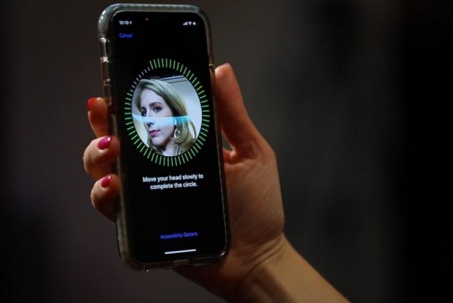 Galaxy S27 Ultra lộ "vũ khí" Polar ID, quyết hạ gục Face ID của Apple