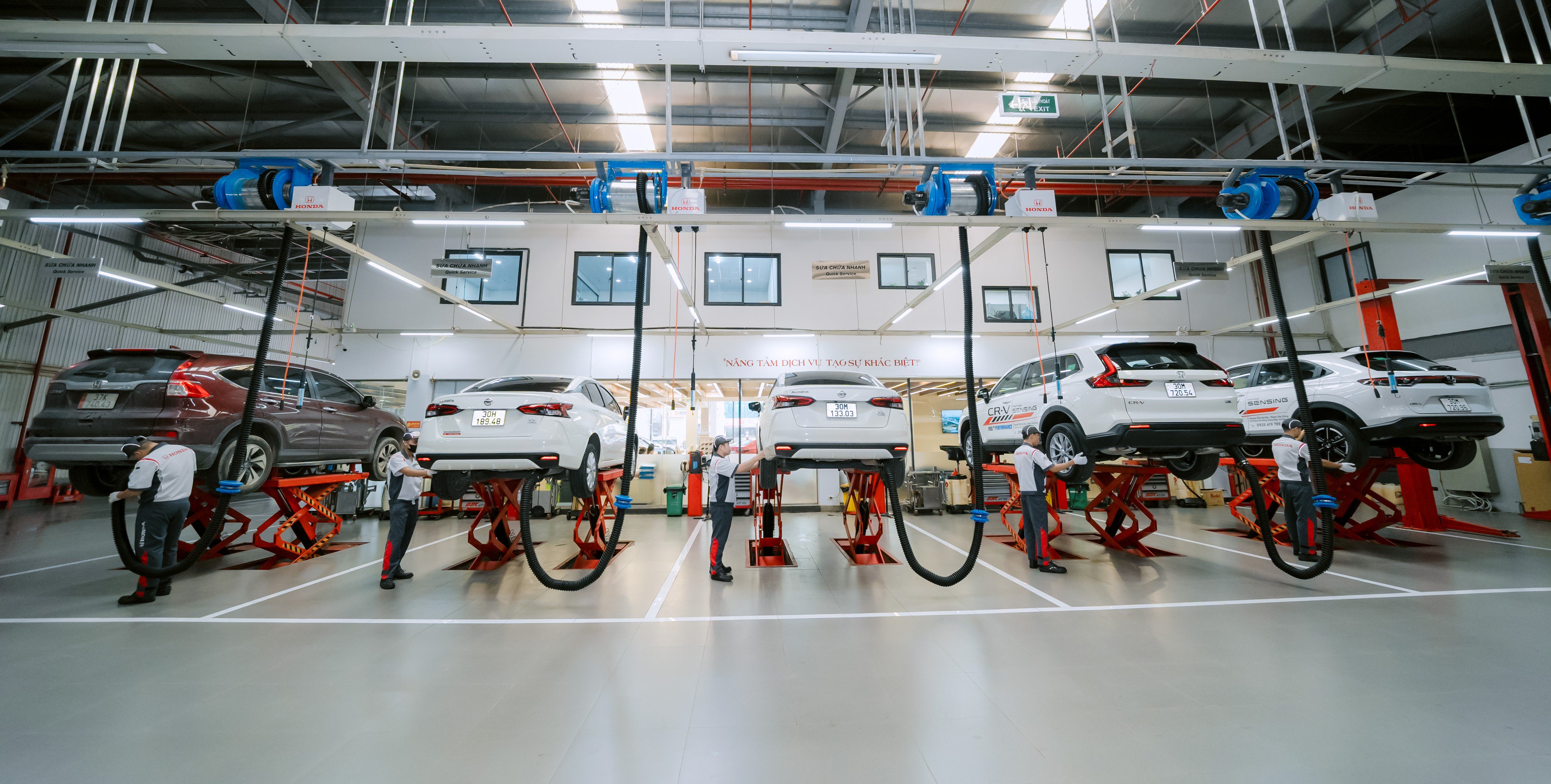 Xưởng dịch vụ sở hữu 60 khoang sửa chữa và trang thiết bị hiện đại