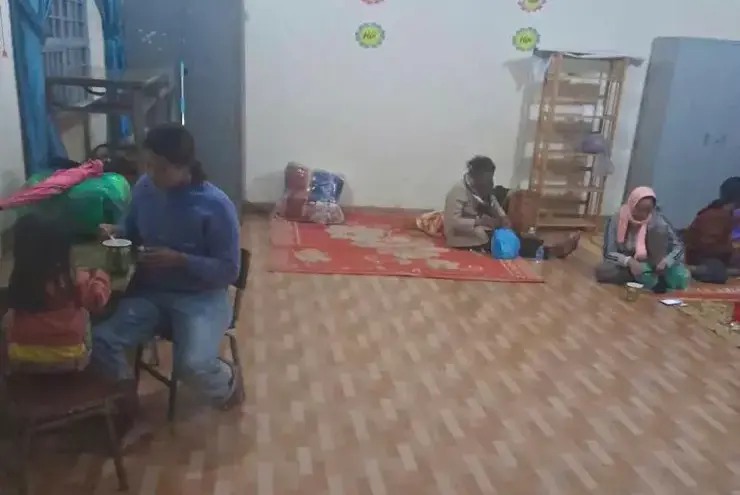 110 hộ dân với hơn 500 nhân khẩu vùng hạ du hồ chứa nước được chính quyền địa phương, các đơn vị di dời tới nơi tránh trú an toàn