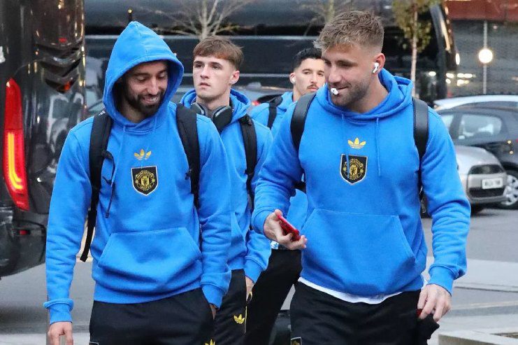 Dàn sao MU hành quân tới London chuẩn bị cho đại chiến Tottenham