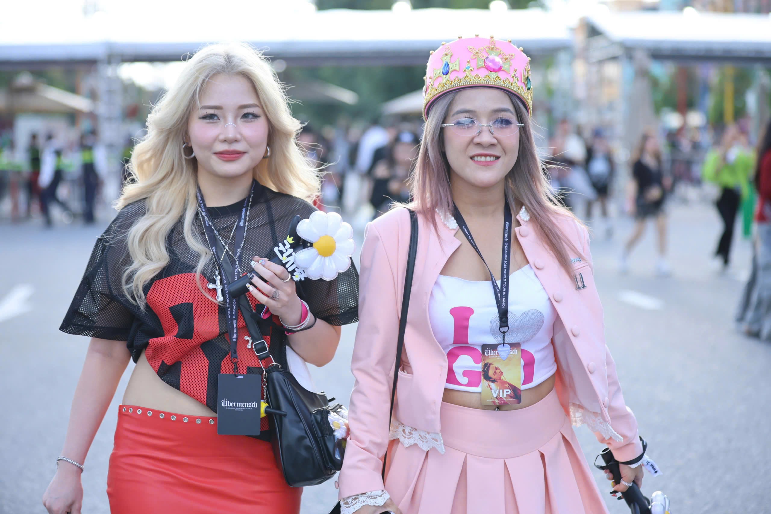 Trai xinh gái đẹp nô nức check-in concert “anh Long” - 8