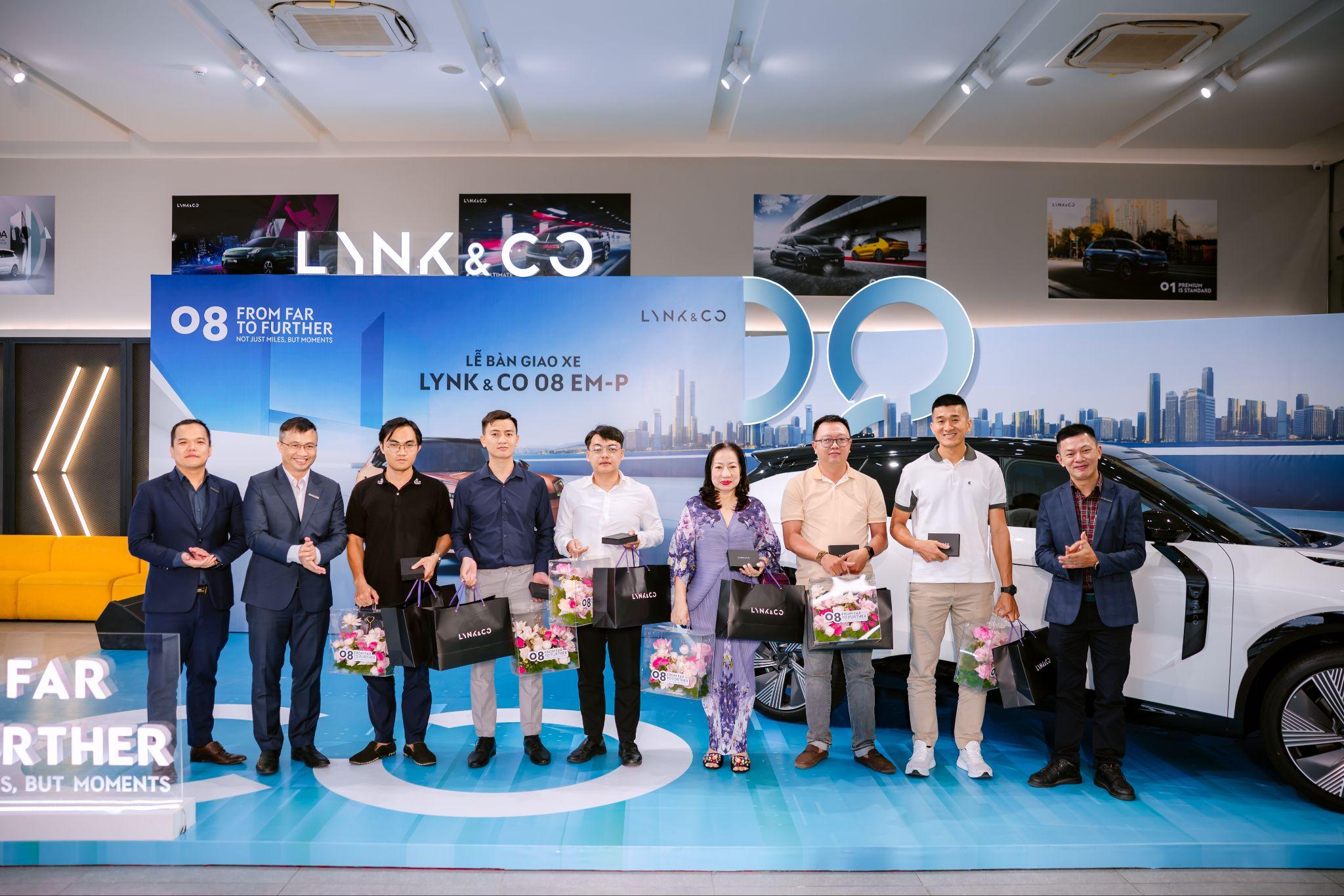 Lynk & Co 08 EM-P “chào sân” ấn tượng, cháy hàng khi vừa ra mắt tại Việt Nam - 1