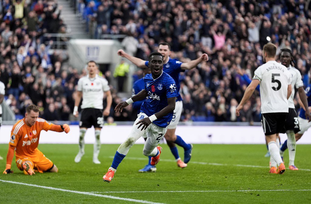 Trực tiếp bóng đá Everton - Fulham: Michael Keane nâng tỷ số lên 2-0 (Ngoại hạng Anh) (Hết giờ) - 2