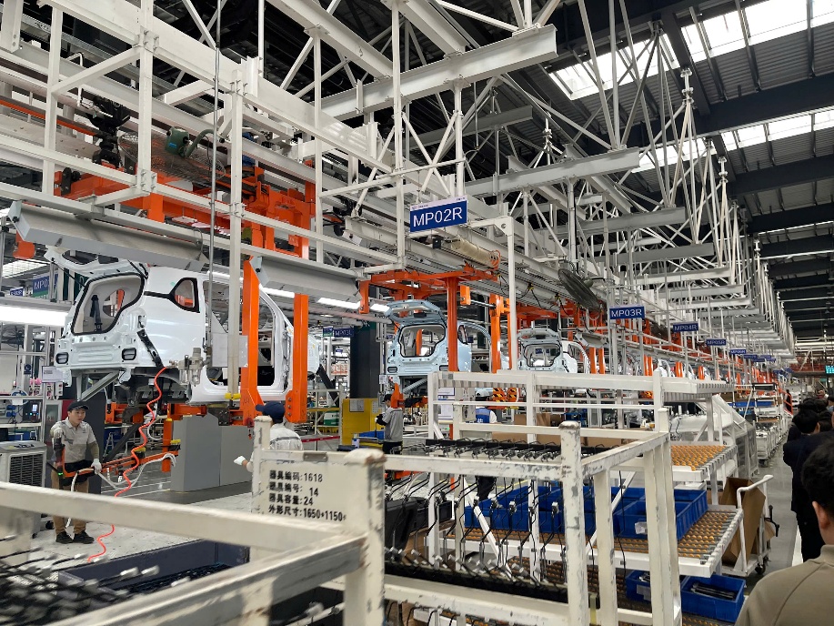 Quy trình tự động hóa dây chuyền sản xuất tại nhà máy Faw Bestune. Ảnh: Bestune Việt Nam