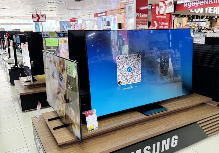 Nhiều mẫu tivi cao cấp có giá vài trăm triệu đồng. Ảnh minh họa: D.Anh