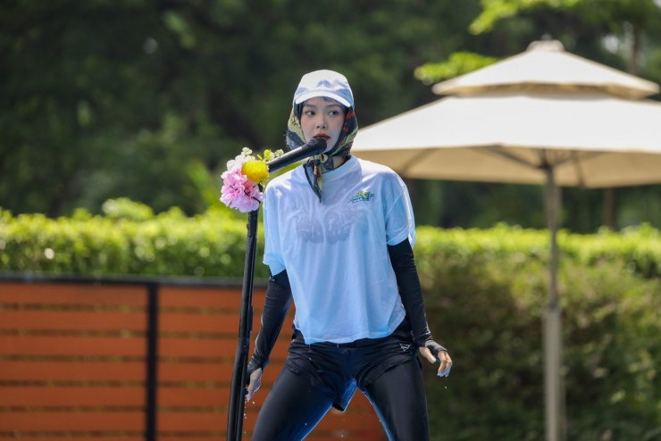 Gián điệp giả được chọn là Quang Trung, người từng liên tục “chết sớm” ở các tập trước. Cả nhóm phối hợp biến tập 6 thành vở kịch hoàn hảo, phải lừa cho bằng được Minh Hằng.