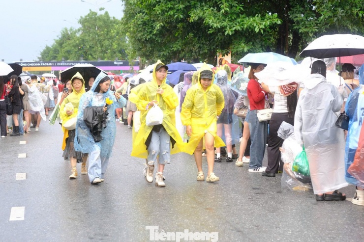 Hàng chục nghìn khán giả chuẩn bị tham gia concert kéo dài hơn hai tiếng ở Hưng Yên.