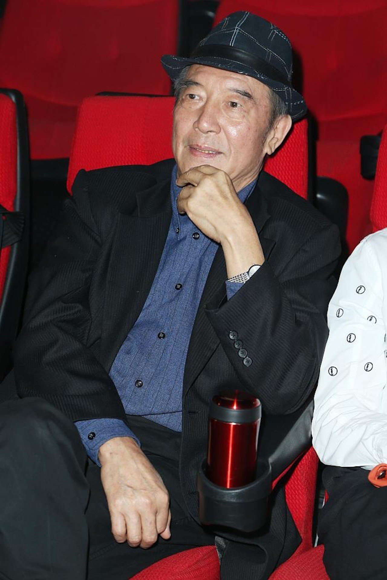 Thư Kỳ đóng phim cấp III đầu tiên với Kha Tuấn Hùng.