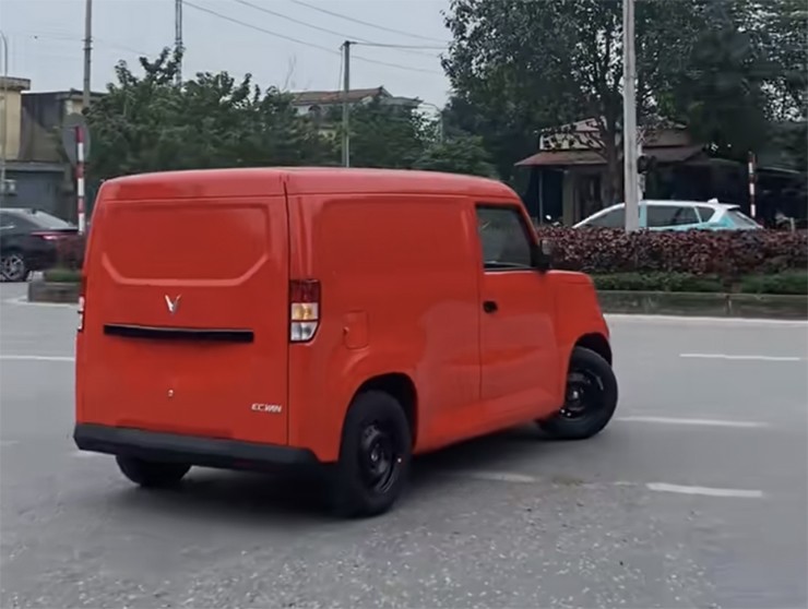 VinFast EC Van hướng đến nhóm khách hàng là&nbsp;các hộ kinh doanh, tiểu thương hoặc doanh nghiệp giao hàng nhỏ.