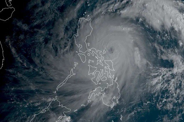 Ảnh vệ tinh của bão Fung-wong vào sáng ngày 9-22. Ảnh: ABS-CBN NEWS