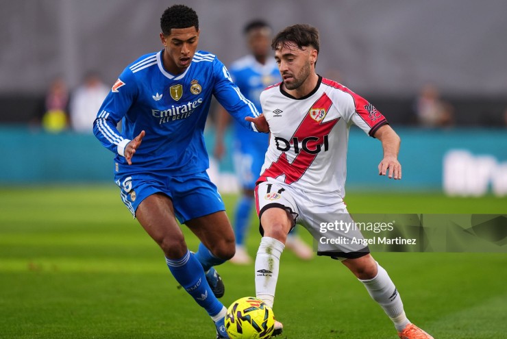 Real Madrid vất vả trước Vallecano trong hiệp một