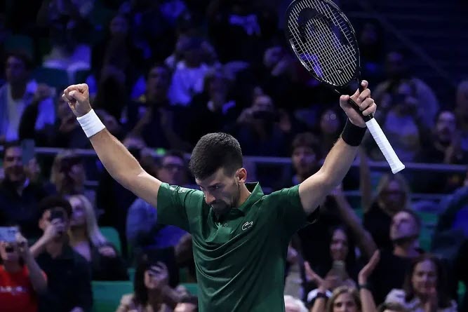 Djokovic giành thắng lợi kịch tính để đăng quang Athens Open