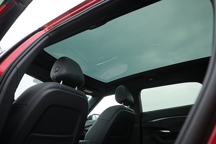 Giá xe VinFast VF 7 tháng 11/2025, từ 799 triệu đồng - 20