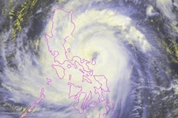 Kích thước khổng lồ của siêu bão "quái vật" Phượng hoàng: Người Philippines choáng váng