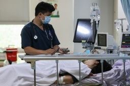 Số người ngộ độc sau ăn bánh mì ở TP HCM lên hơn 200