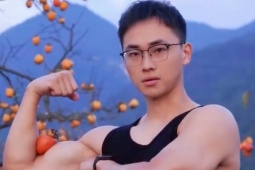 Bạn trẻ - Cuộc sống - Cán bộ thôn khoe cơ bắp giúp nông dân bán hồng