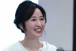 Quan Vịnh Hà khiến fan ngỡ ngàng vì trẻ đẹp ở tuổi 61