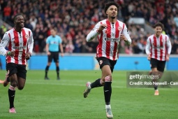 Trực tiếp bóng đá Brentford - Newcastle: "Chích chòe" thủng lưới bàn thứ 3 (Hết giờ)
