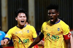 Trực tiếp bóng đá SLNA - Becamex TP.HCM: Xuất sắc bảo vệ thành quả...