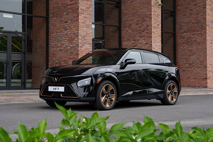 Giá xe VinFast VF 7 tháng 11/2025, từ 799 triệu đồng - 3