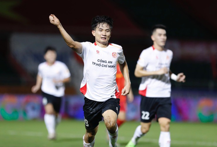 Trực tiếp bóng đá Công an TP HCM - Ninh Bình: Quang Hùng phản lưới, vỡ òa phút 89 (Hết giờ) - 4