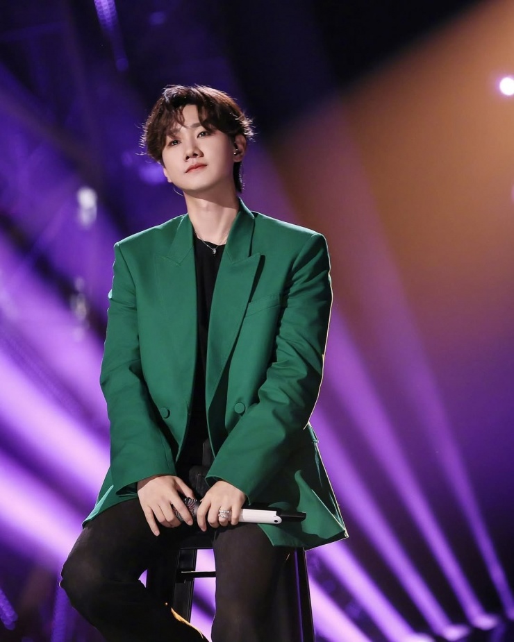 Nam ca sĩ Uông Tô Lang.