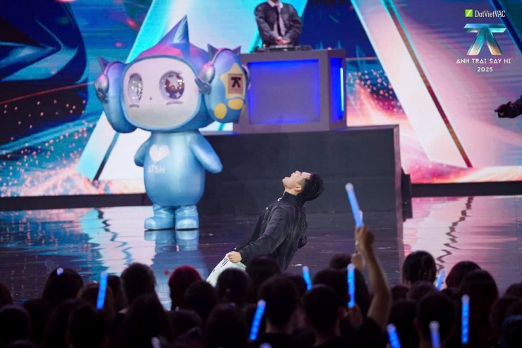 Phúc Du nhận về nhiều lời khen vì tinh thần "chiến hết mình, không ngại đối thủ mạnh".