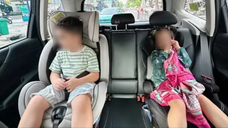 Nhiều gia đình đã trang bị ghế an toàn cho trẻ em từ rất sớm để tạo thói quen. Ảnh: MXH