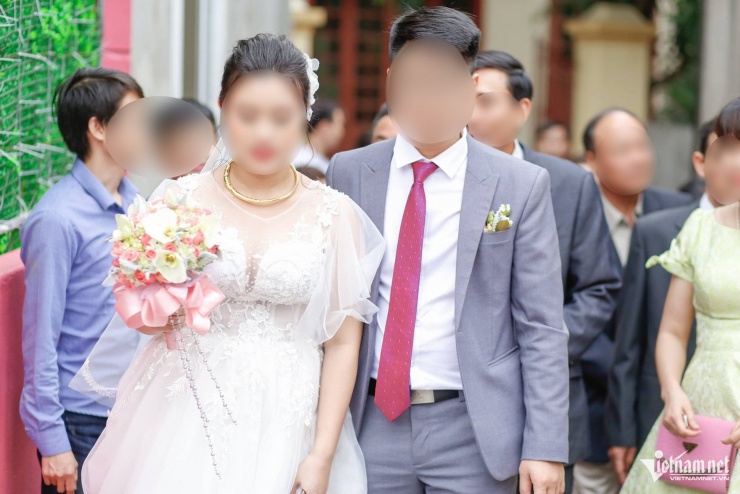 Thầy bói khuyên rước dâu nửa đêm, thông gia nghèo nói khiến nhà trai bừng tỉnh - 1