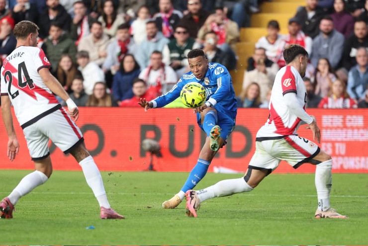 Mbappe đá cả trận nhưng chỉ có đúng 1 lần dứt điểm