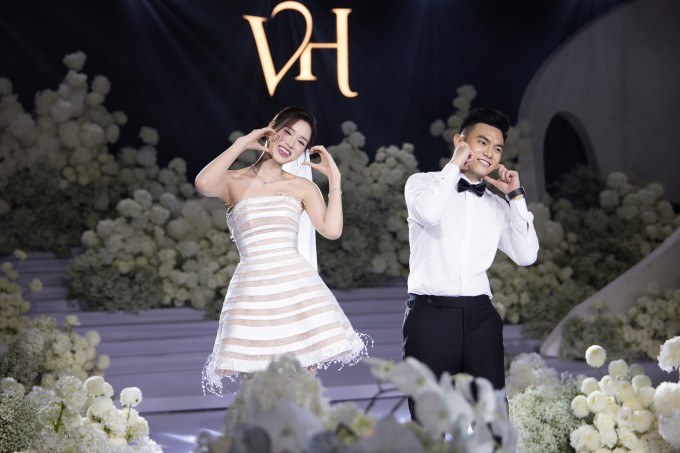 Viết Vương tập nhảy hai ngày cho tiết mục cùng bà xã. Ảnh: Linh Lê Chí