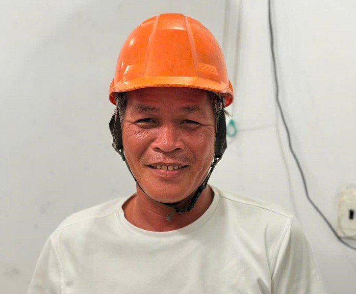 Ông Lê Thanh Hùng, thuyền phó tàu An Vĩnh Express