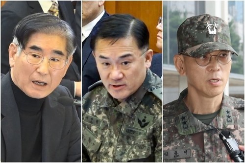 Hình ảnh từ trái qua phải: cựu Bộ trưởng Quốc phòng Kim Yong-hyun, cựu Giám đốc tình báo quân sự Yeo In-hyung và cựu Tư lệnh Tác chiến Máy bay không người lái Kim Yong-dae. Ảnh: Yonhap