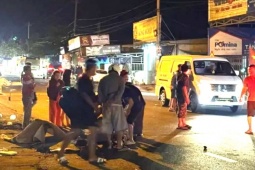 Xe máy va chạm xe khách, hai vợ chồng tử vong thương tâm