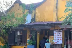 Du lịch - Phố cổ Hội An sạch tinh tươm, du khách tấp nập sau bão